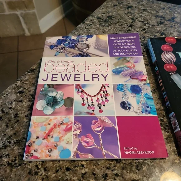 SOLD - 3/$25 ✨️ Set of 2 Beaded Jewelry Books - Picture 2 of 13